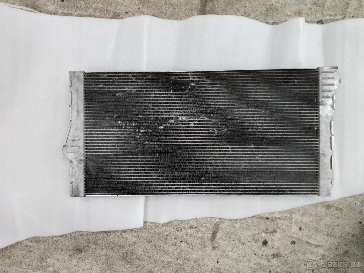Bmw chladič f01,f07,F10,f11,f06,f12,f13