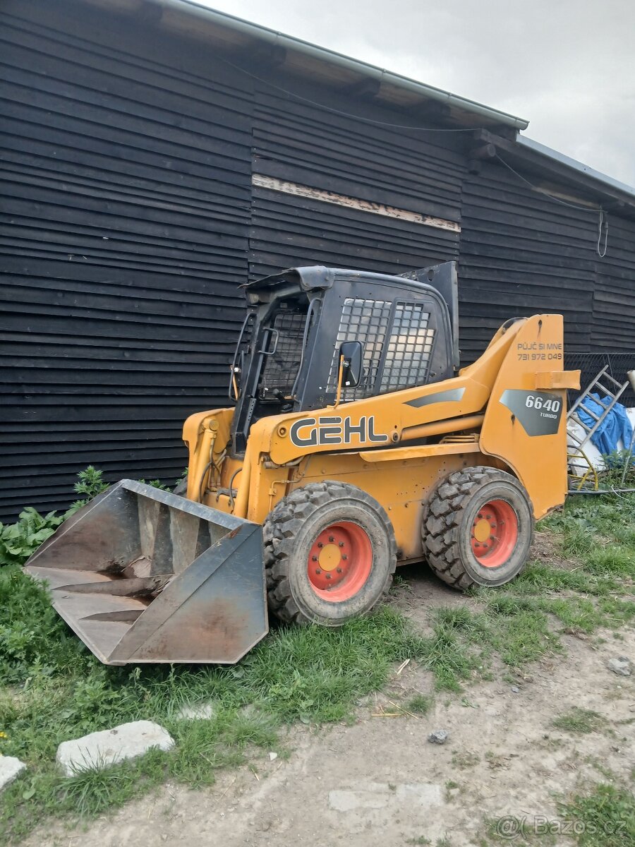 Smrkový nakladač gehl