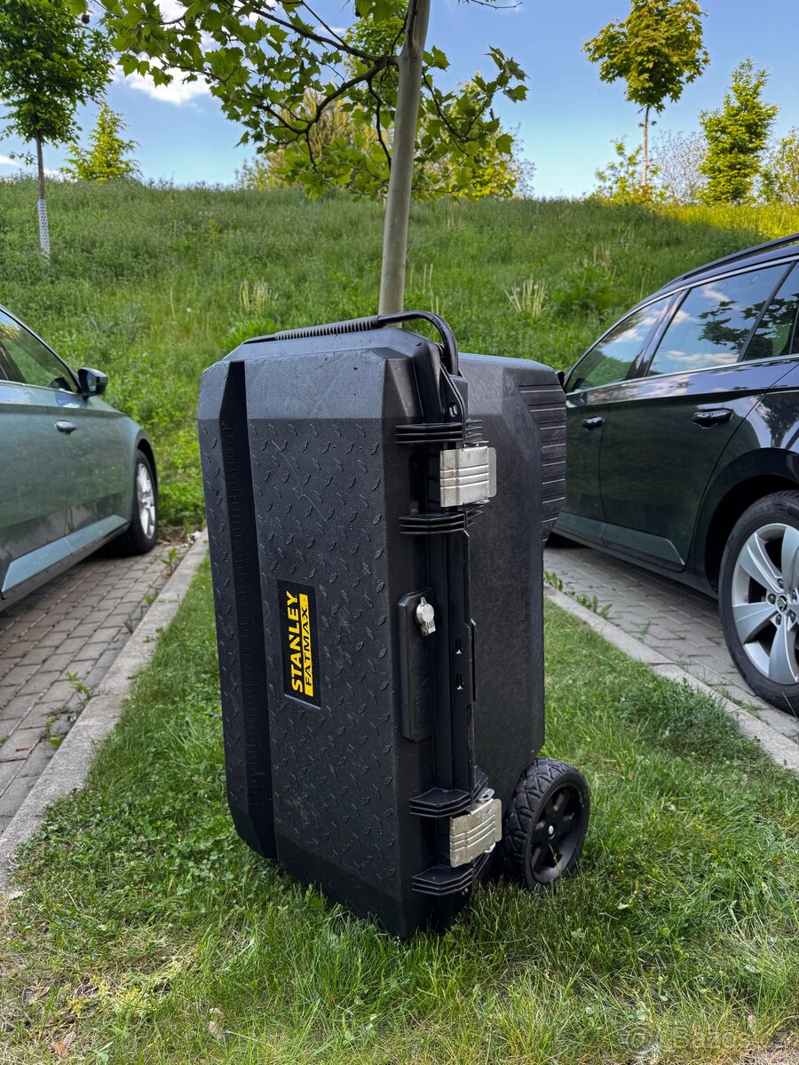 Velkoobjemový pojízdný box, kufr na náradí