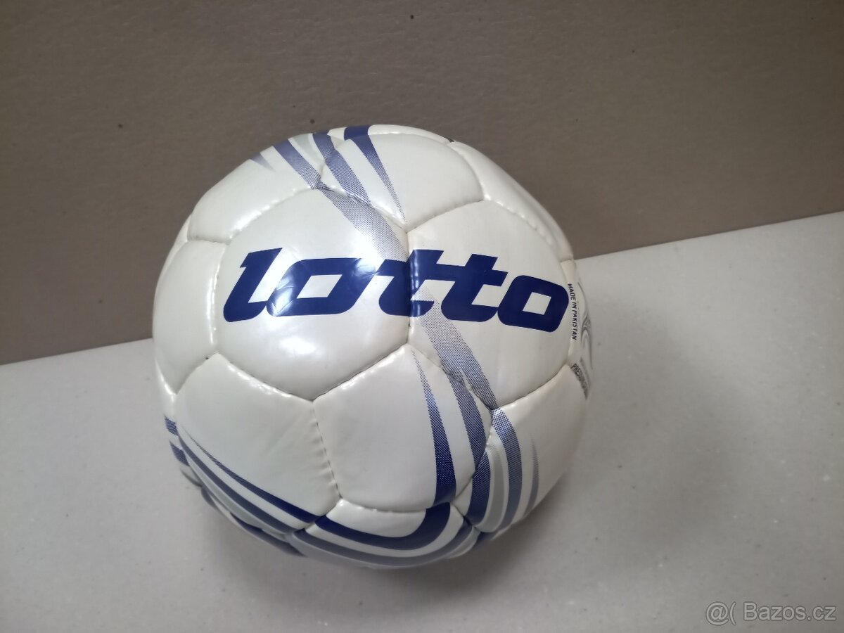 Fotbalový míč Lotto Helix Pro 5 - vel. 5