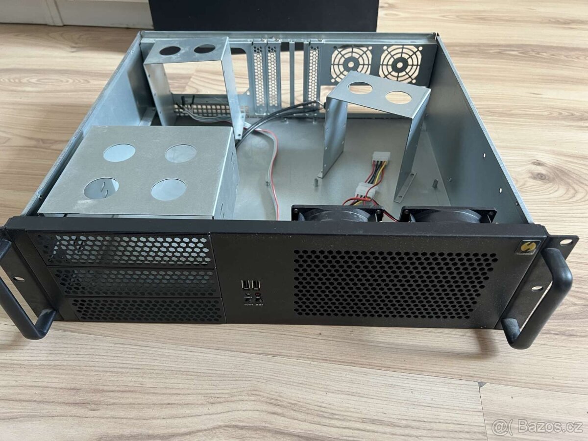 Netrack server case mini-ITX/microATX/ATX