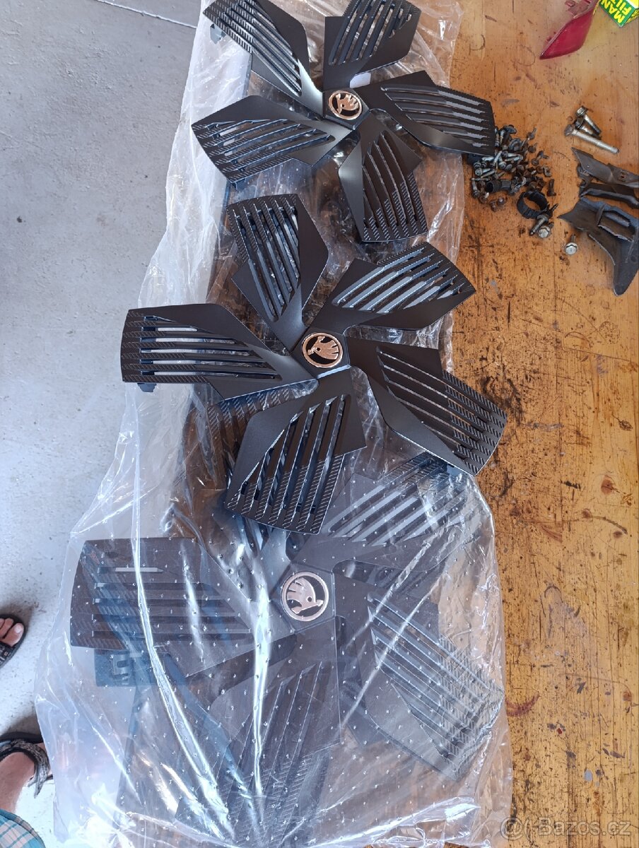 Kryty kol Škoda 57H 601 169B