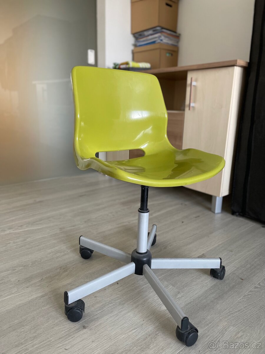 Plastová kancelářská zelená židle