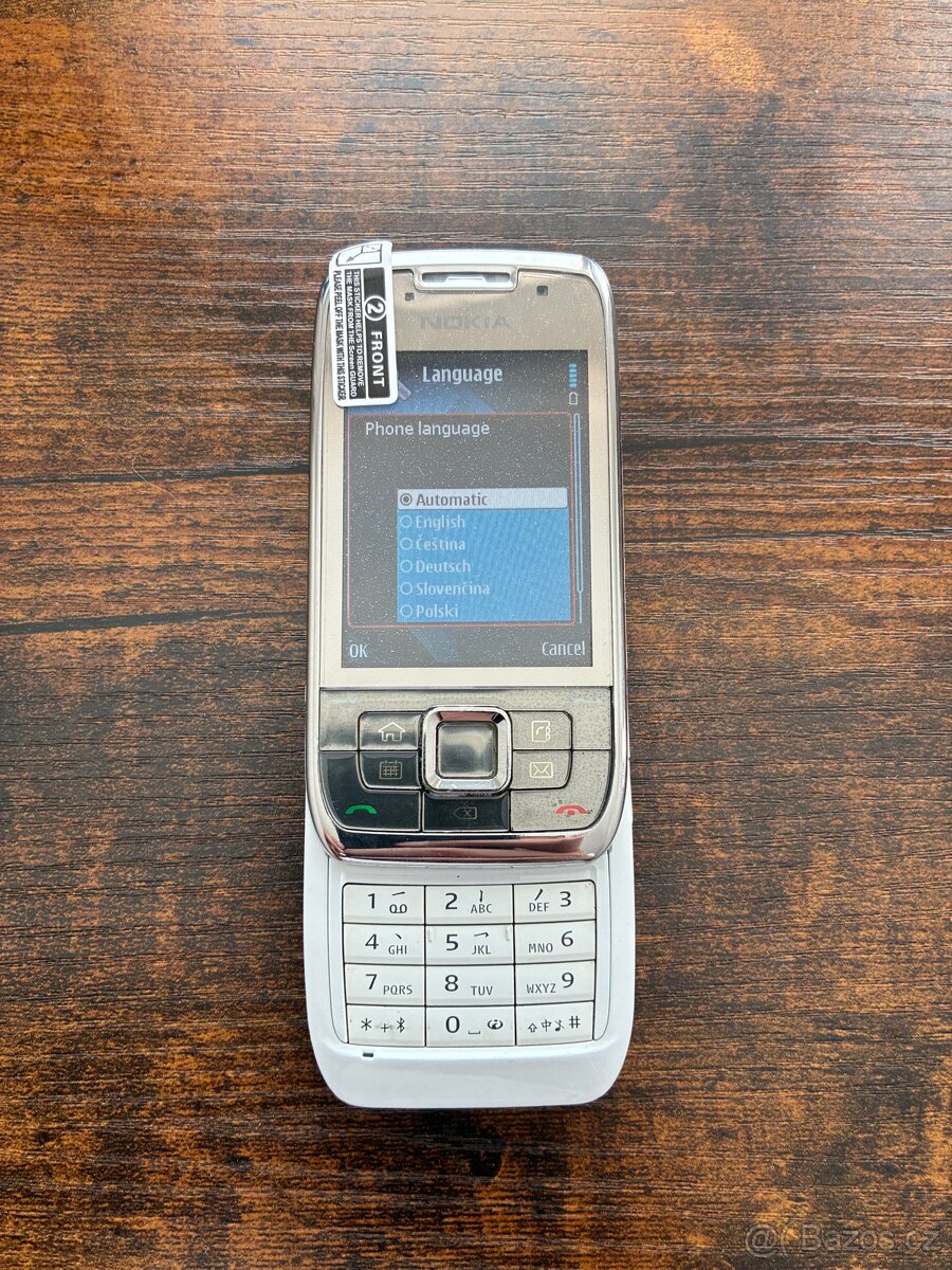 Nokia E66 - stylový slider v perfektním stavu