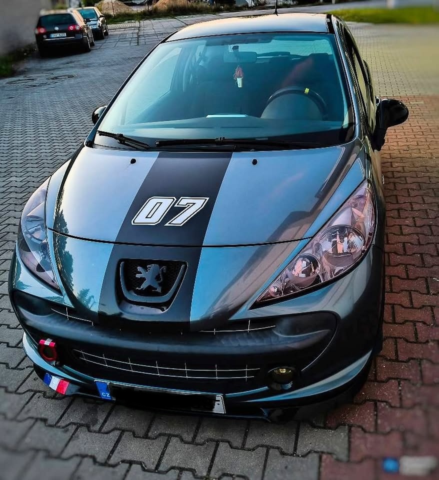 Prodám Peugeot 207 r.v.2008 1.6VTI vada motoru