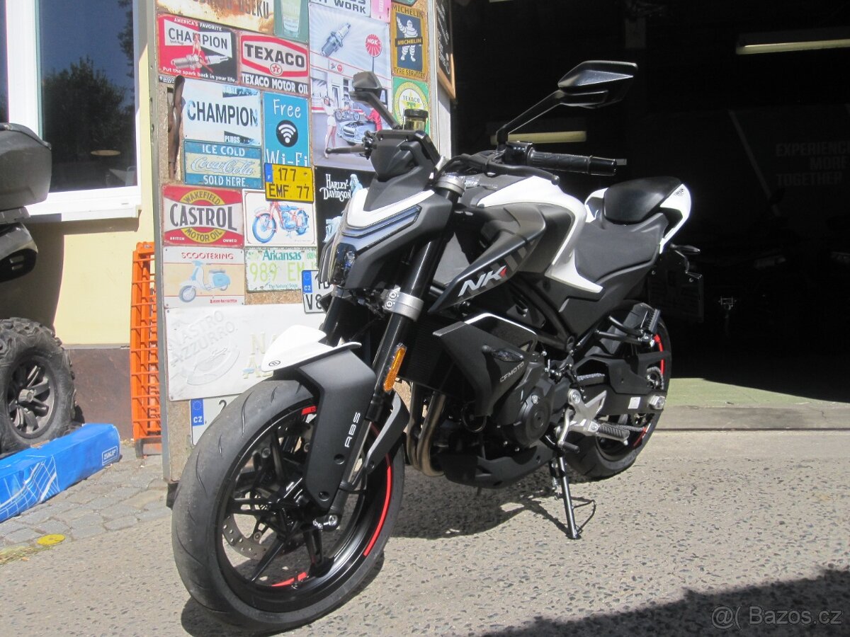 CFMOTO 450NK - bílá