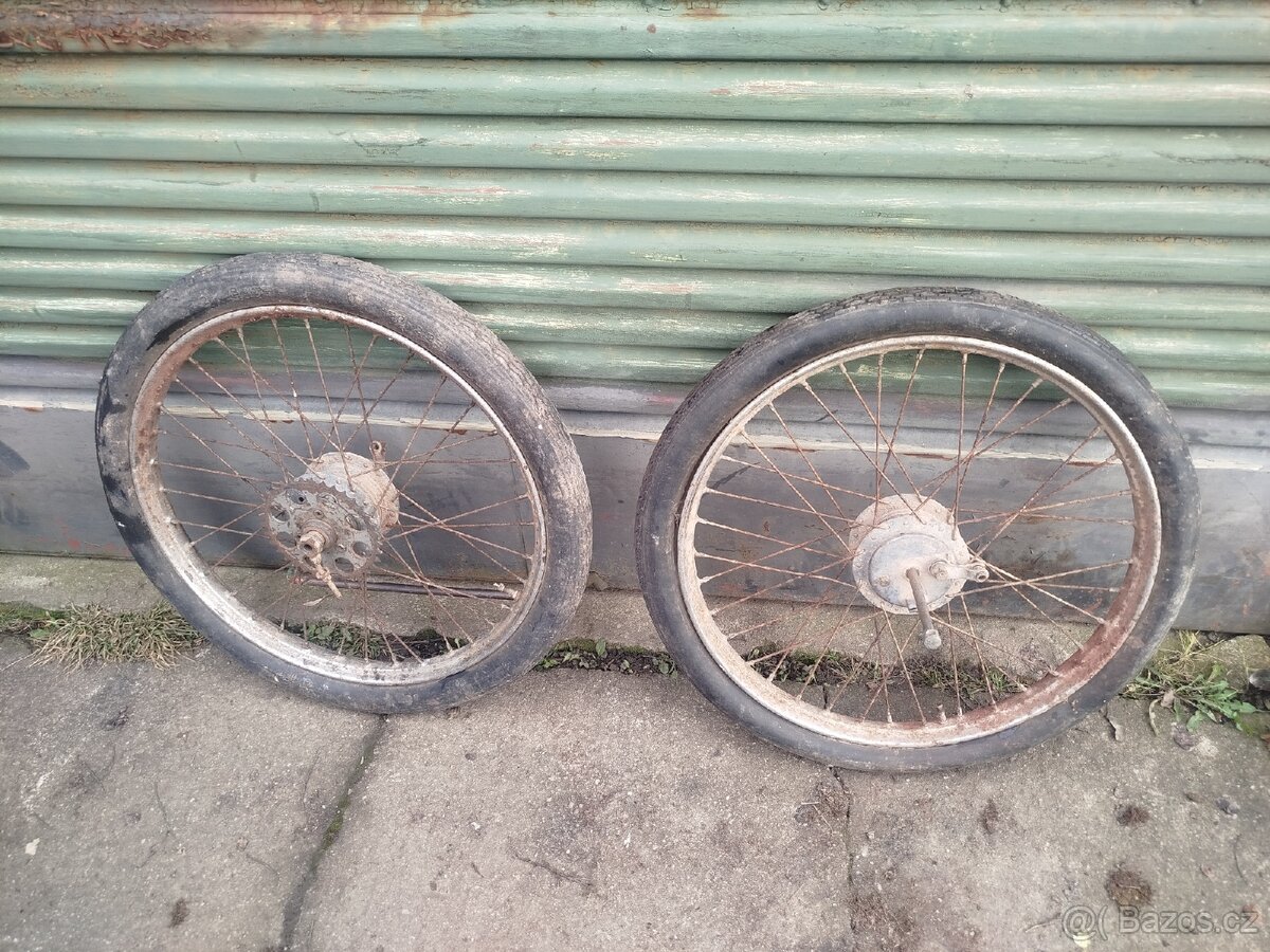 Kola moped stadion jawetta štíty rozeta komplet