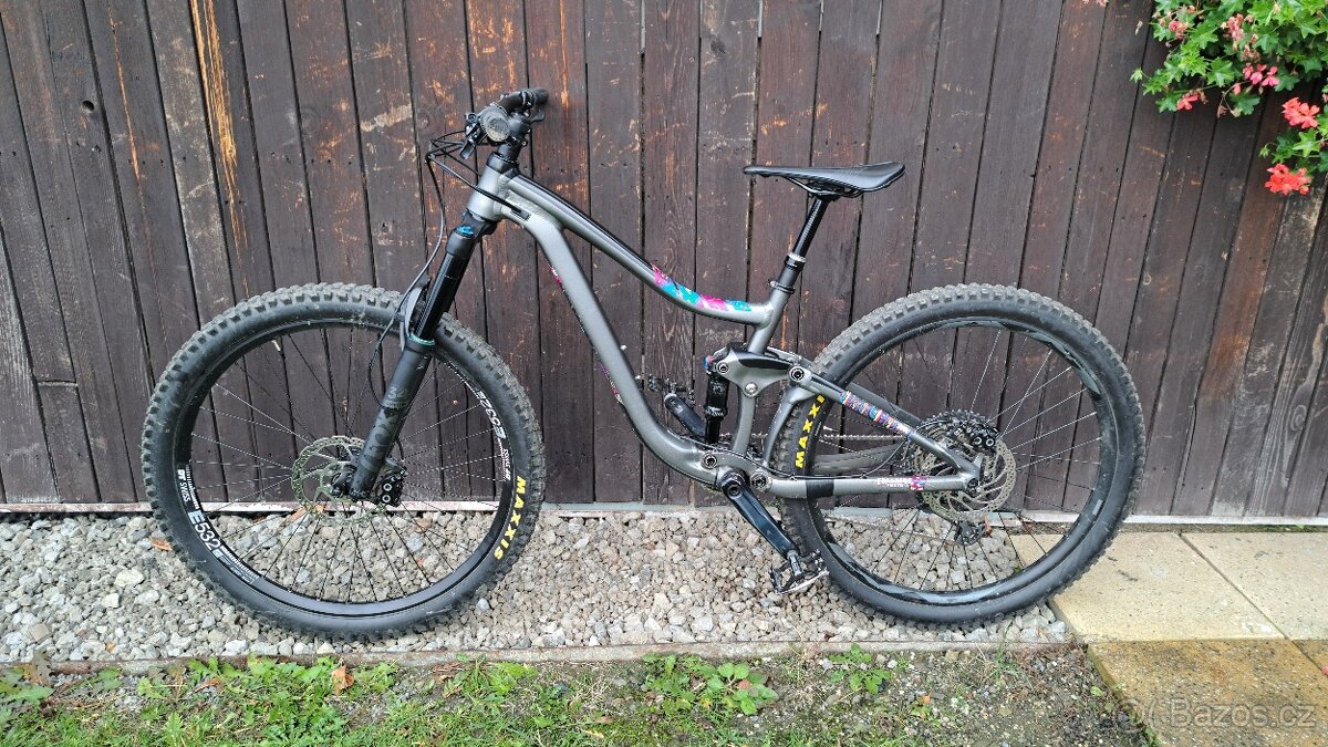 Prodám celoodpružené kolo Giant Trance vel.S 27,5