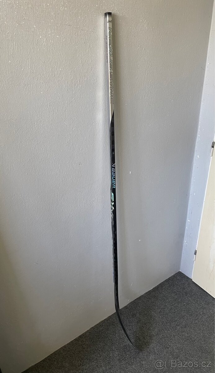 Nová kompozitová hokejka BAUER SYNC