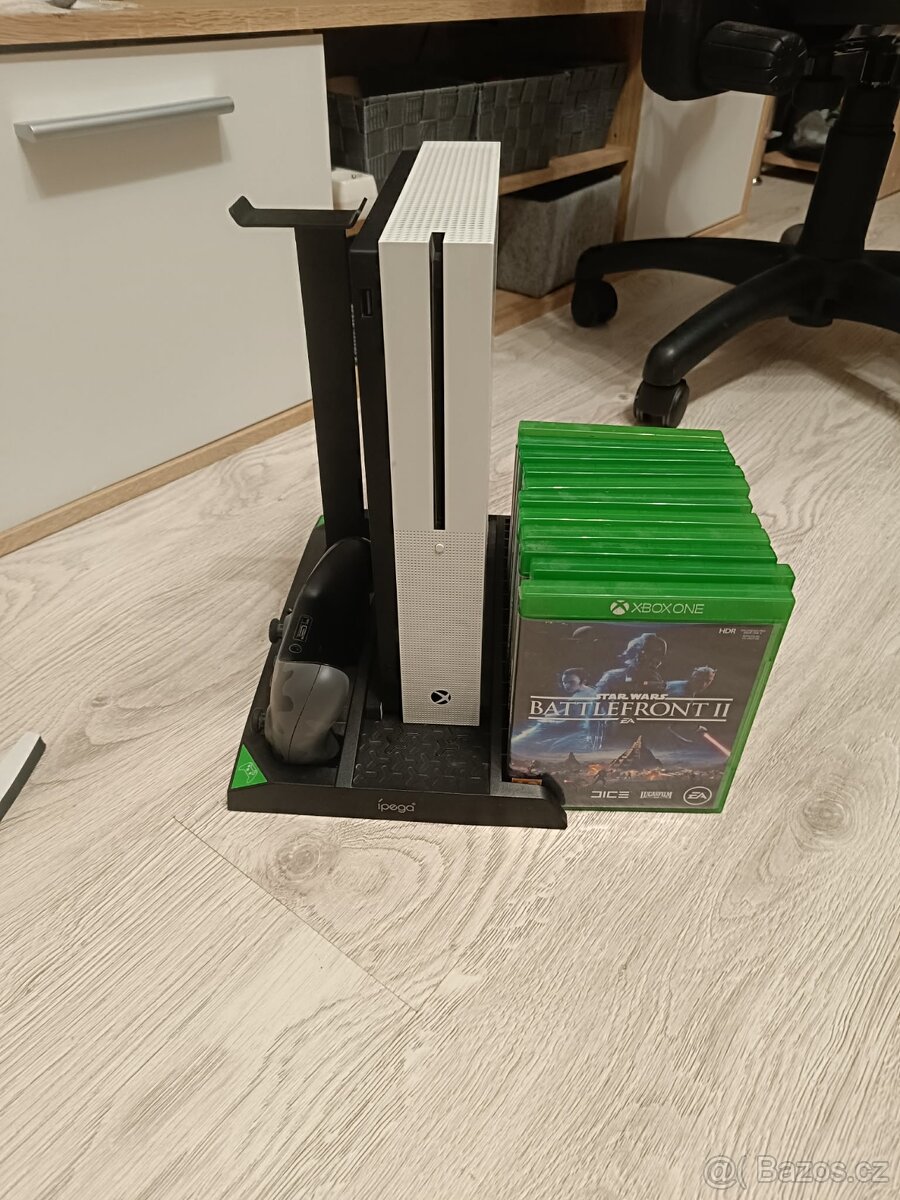 X BOX ONE S + hry + stojan