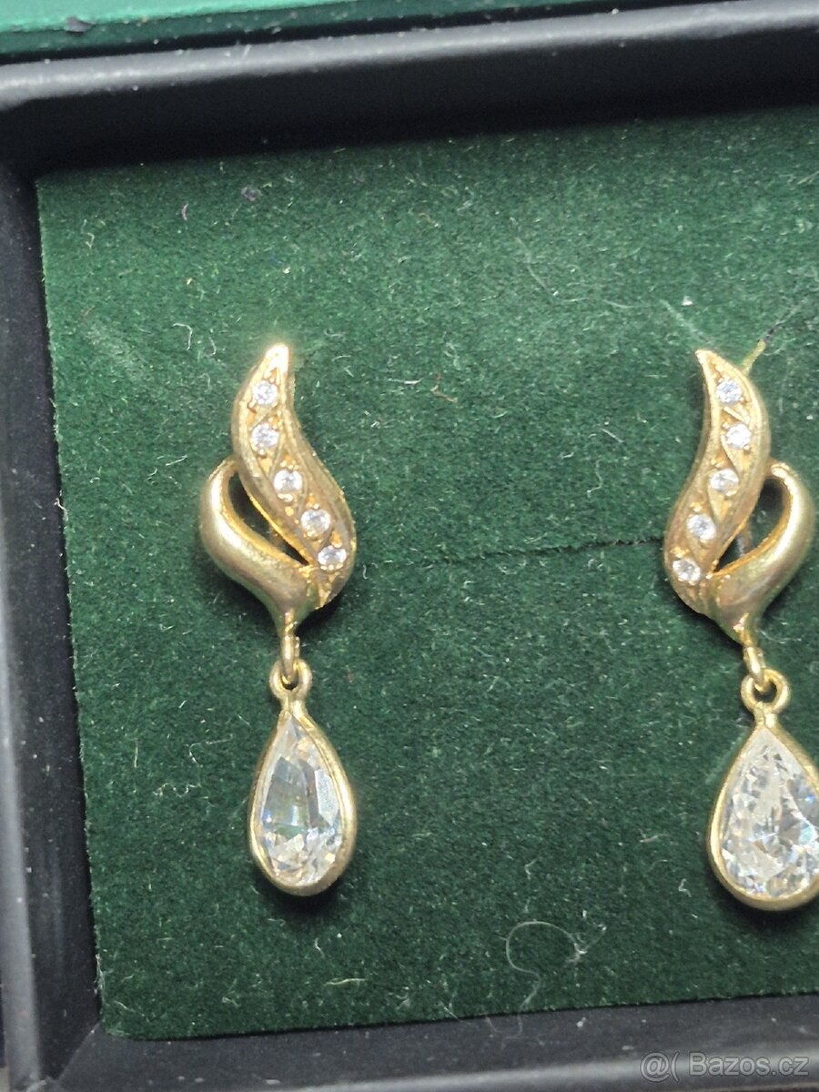 Zlate nausnice 18kr