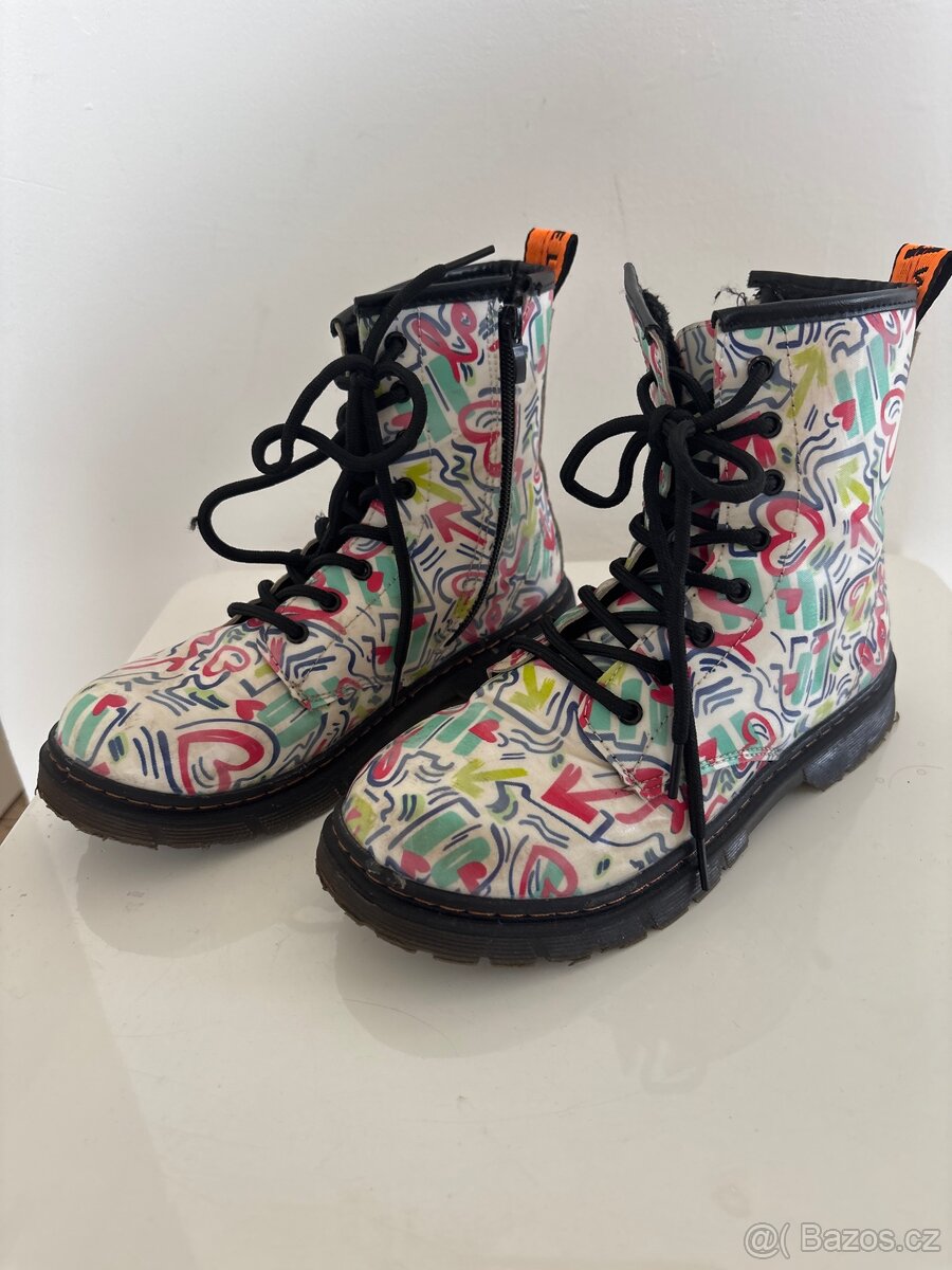 Prodam kotníkové boty - délka stélky 22 cm