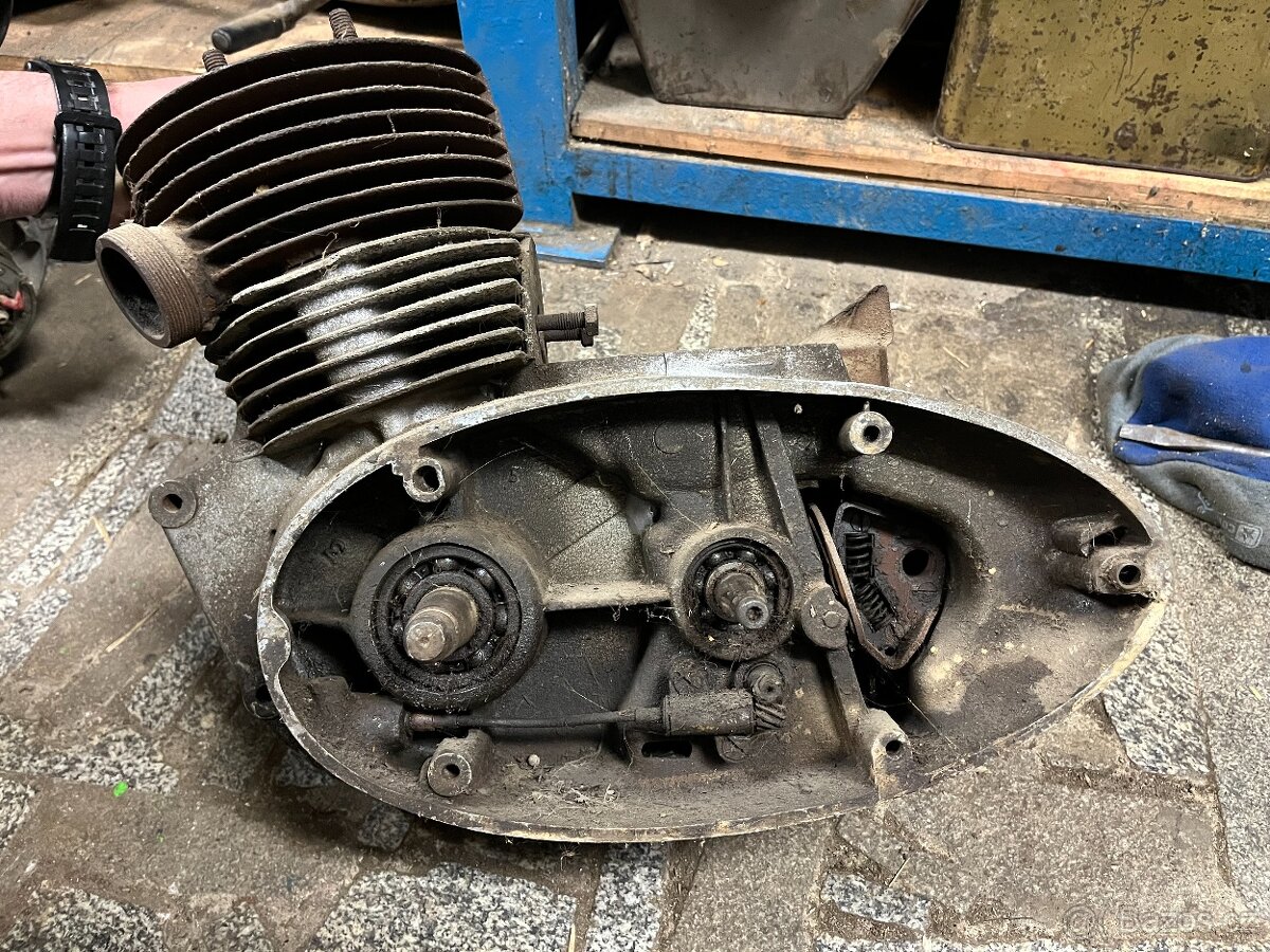 polo-motor JAWA 250/353