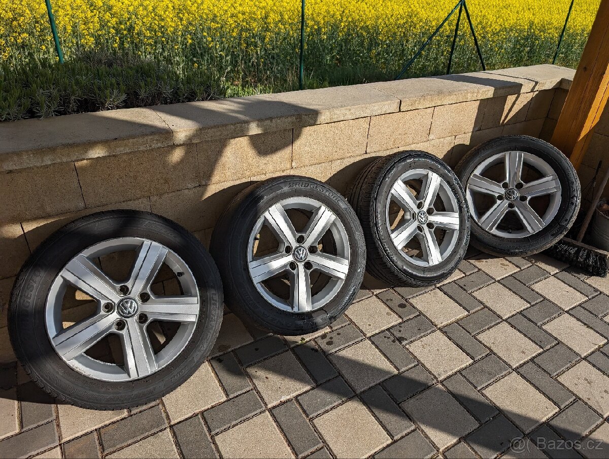 Kompletní sada originálních alu VW + letní pneu Bridgestone