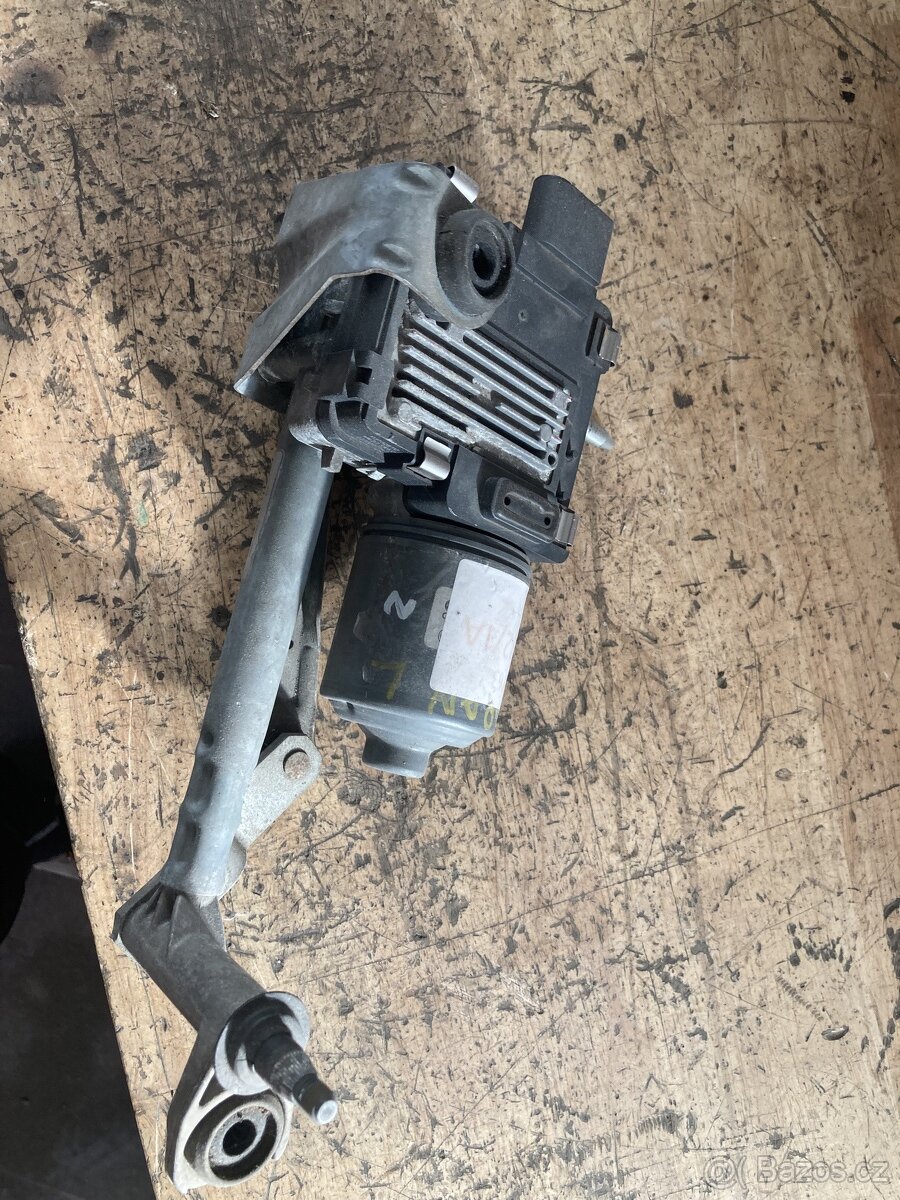 Motor Levého stěrače Touran