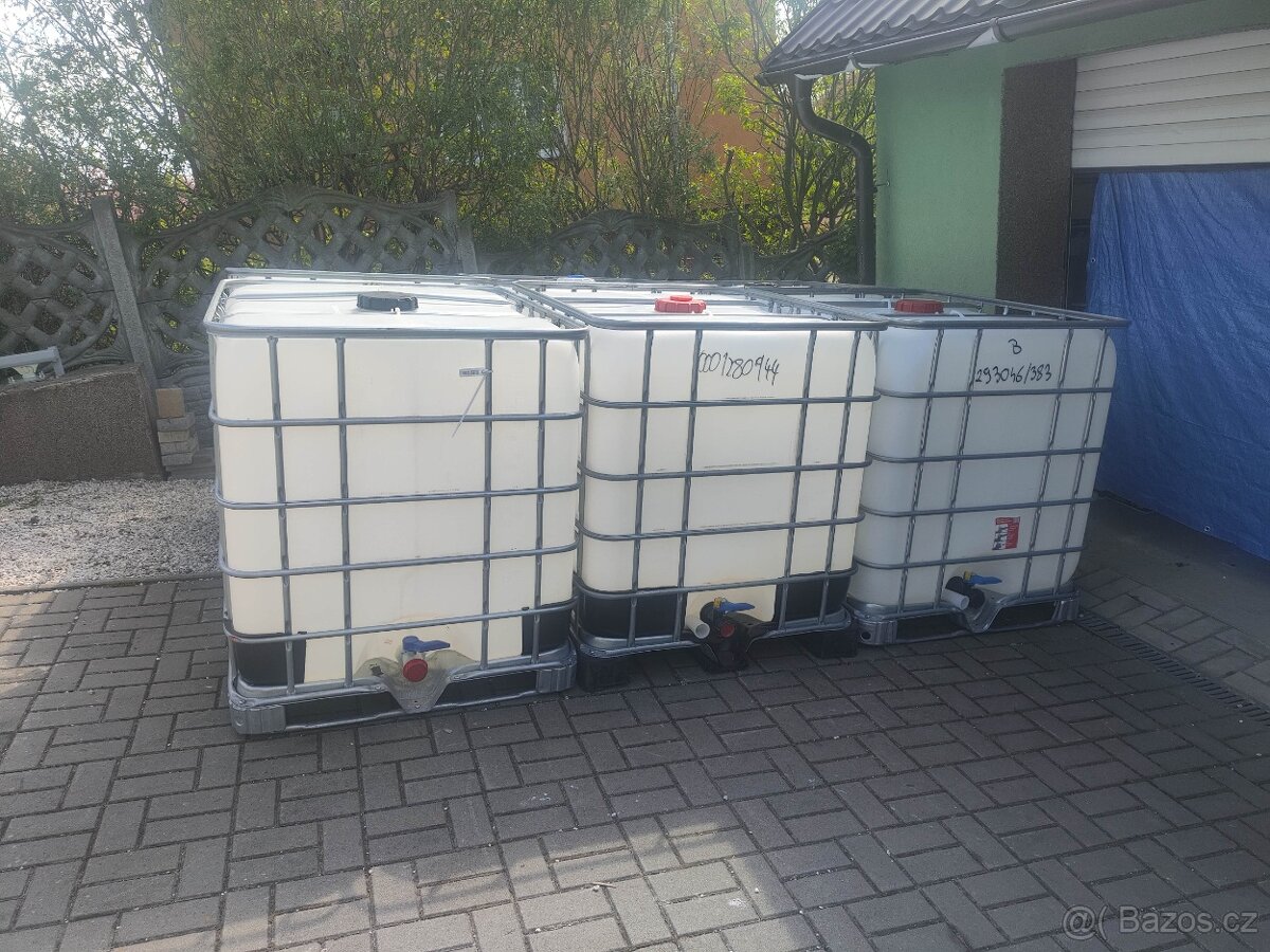 IBC nádrž na vodu 1000 L