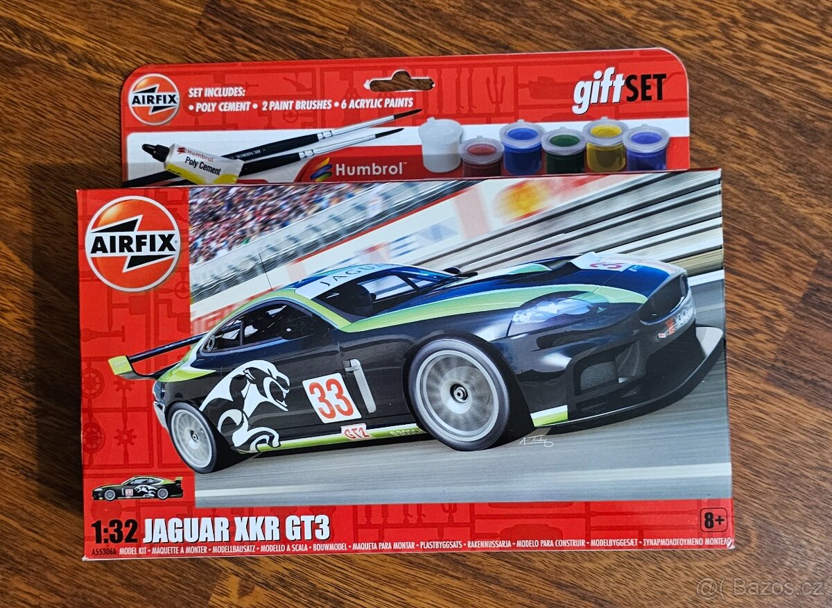 Jaguar XKR GT3 1:32 AIRFIX Gift set