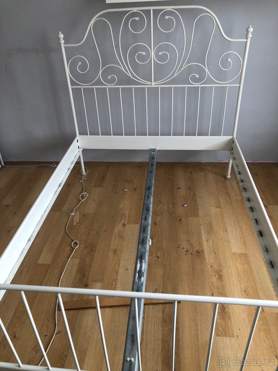 Kovová manźelská postel