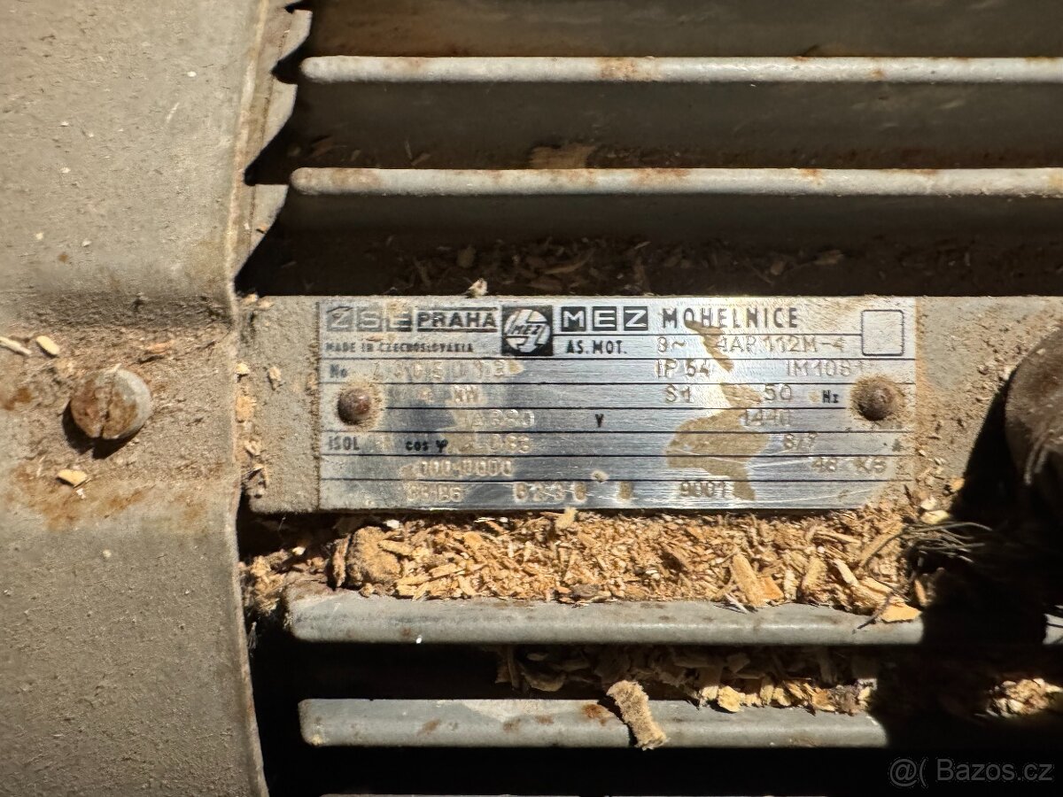 Prodám cirkulárku s kolébkou Narex HVP 60