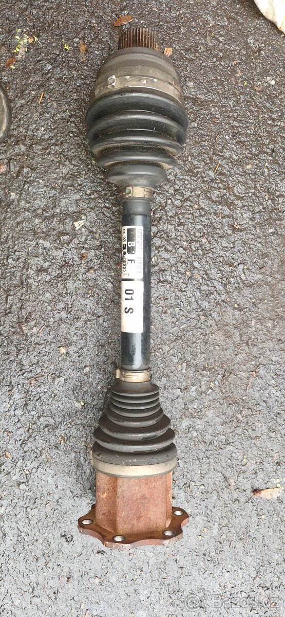 Leva prava poloosa audi A6 4G 3.0 tdi 4G0407271F