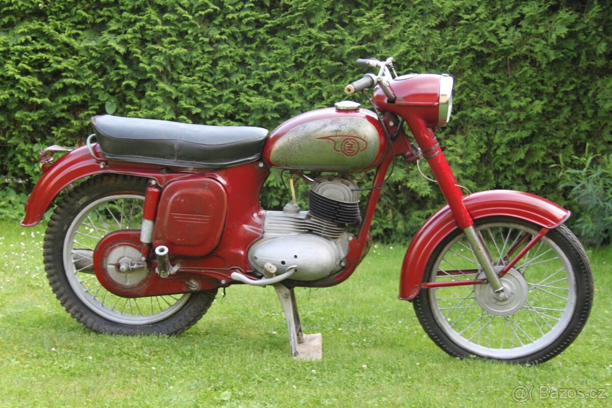 ČZ 175/470 sport r.v. 1968 původní lak, linky, kryt řetězu