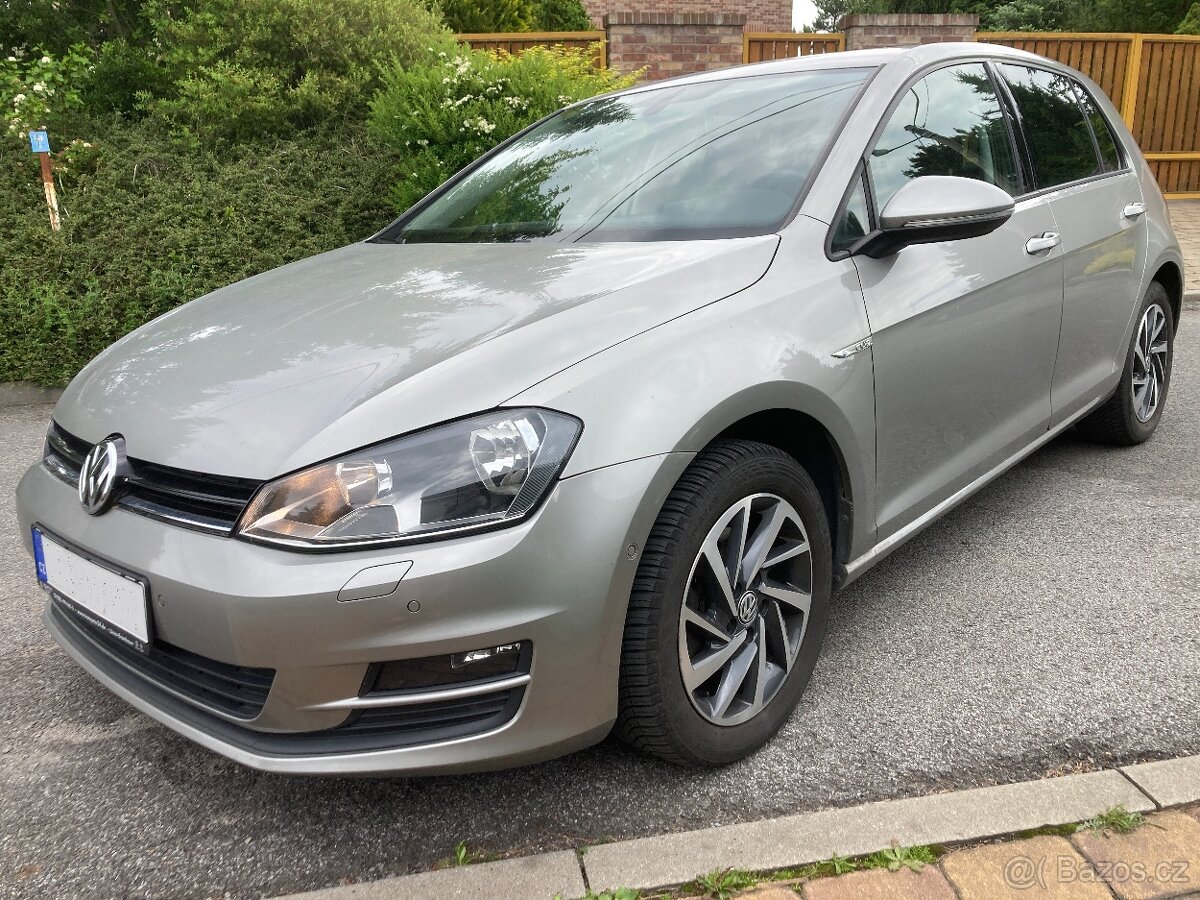 GOLF,2.0TDI,2015,110KW,13xTKM,VÝHŘEV,DIGI,NAVI,PARKASIST,TZ