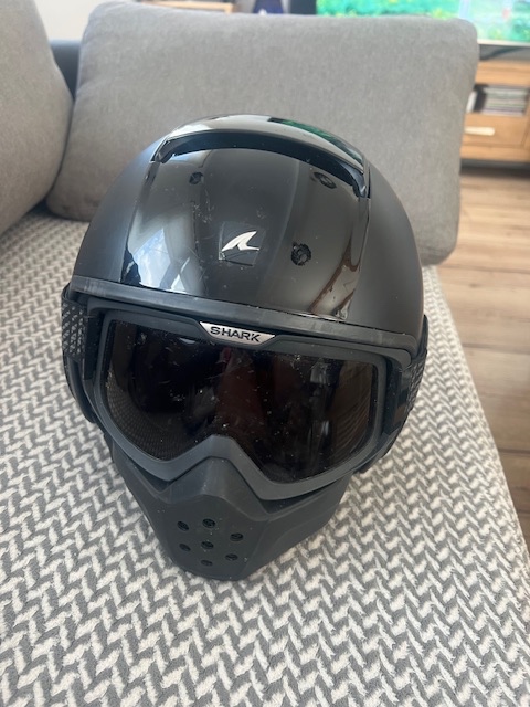 Helma Shark Street Drak Blank velikost XL