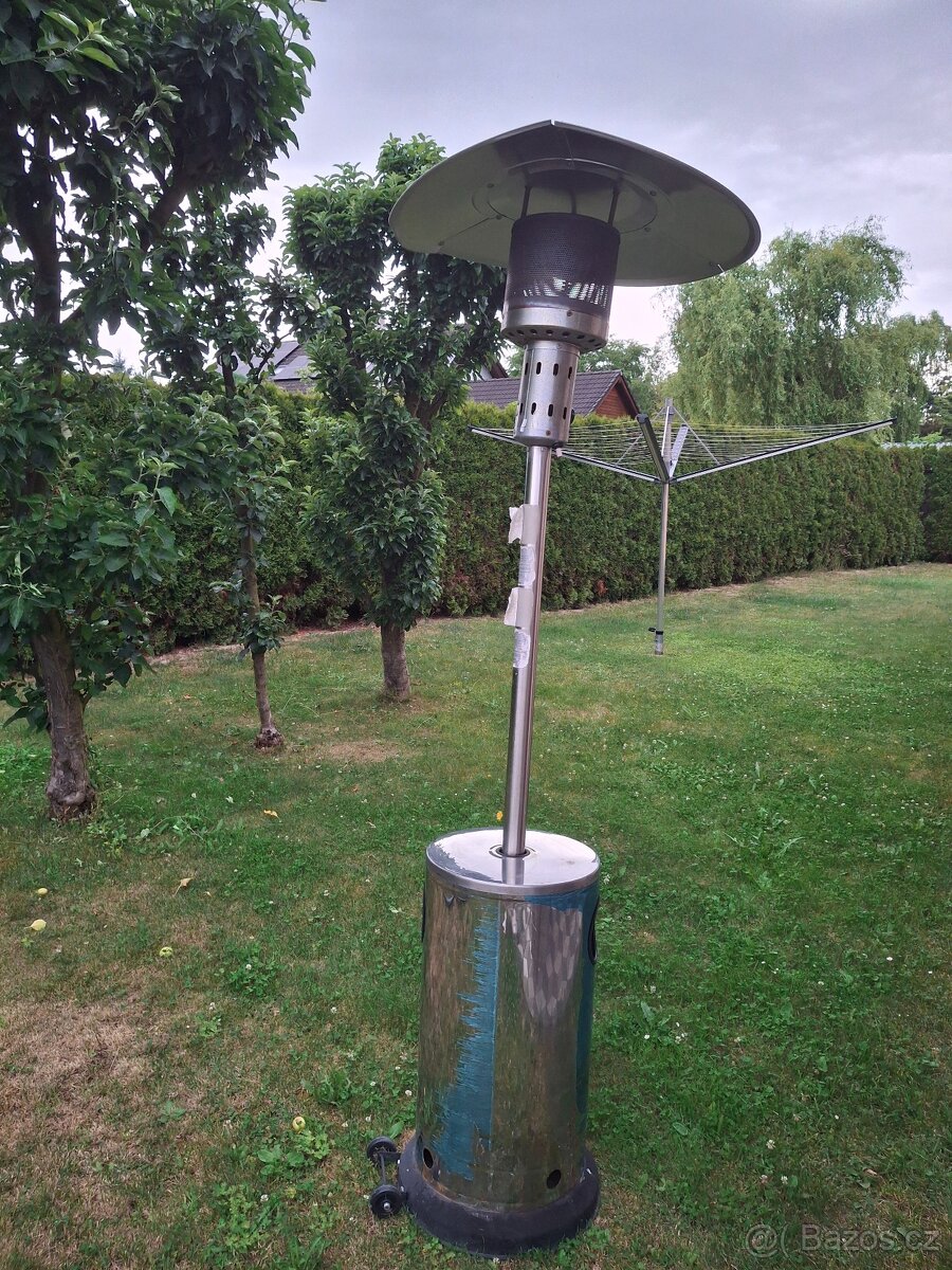 Terasový plynový ohřívač