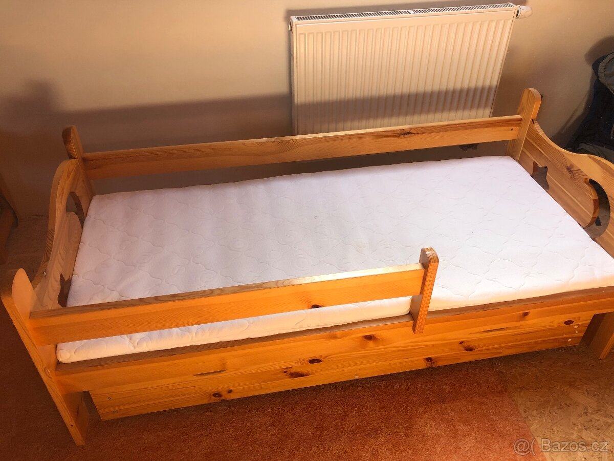 Dětská postel 165,5x79 ( masív)