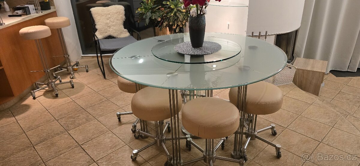 Prodám set skleněný jídelní stůl a nerez židle