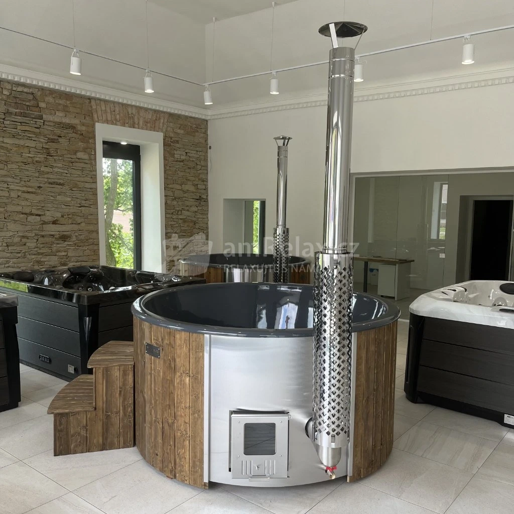 Koupací sud s aeromasážním systémem