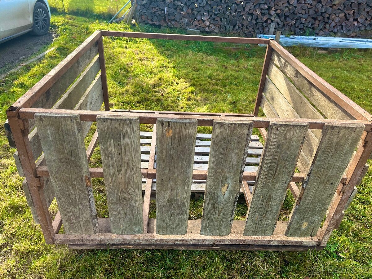 Příkrmiště pro koně + síť