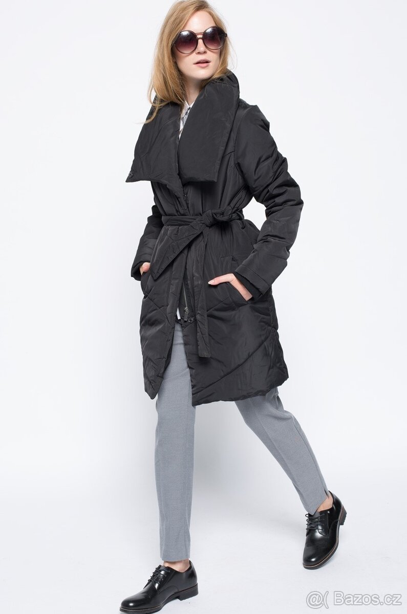 Černá dámská zimní bunda / kabát Medicine