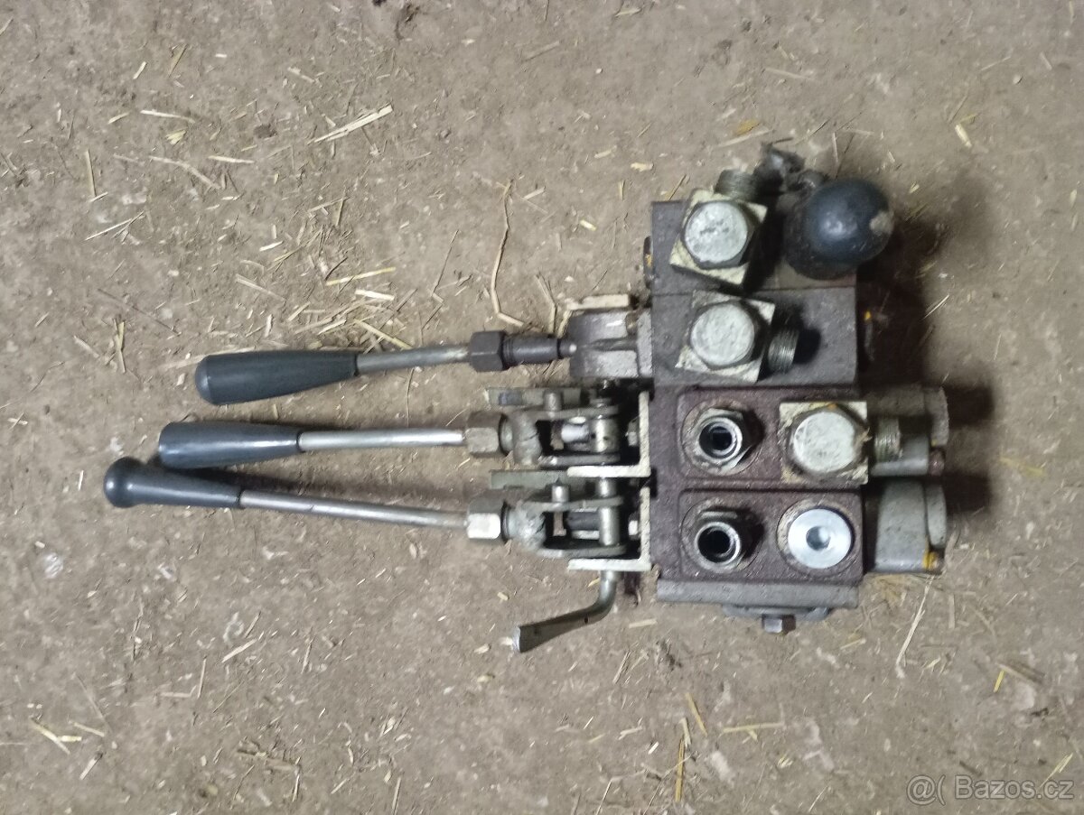 Hydraulický rozvaděč