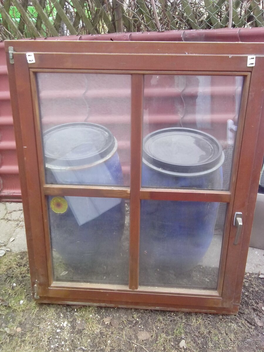 2 DREVENA OKNA 110132 CM