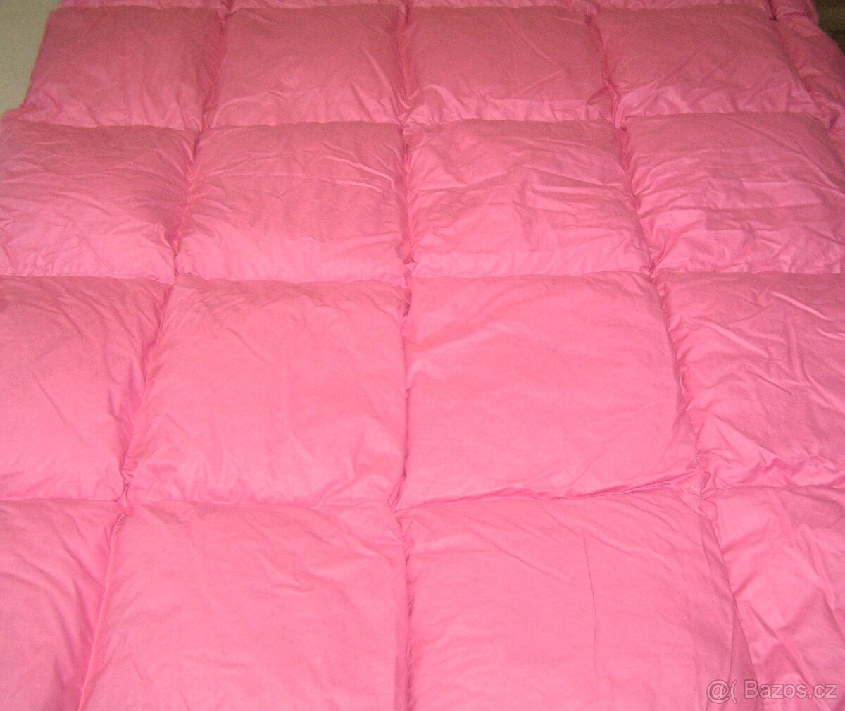 Nové péřové prošívané deky