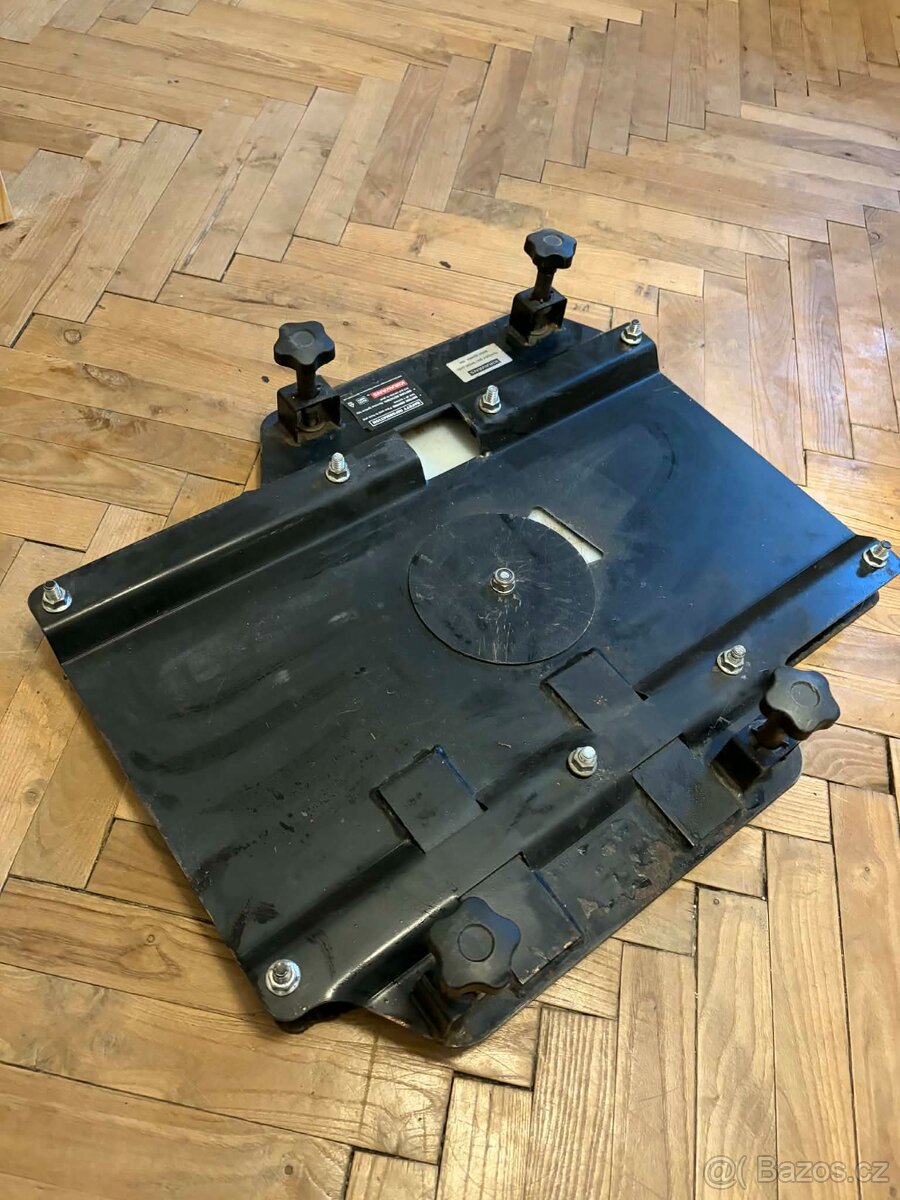 Otočná konzole + lavice VW Transporter T6