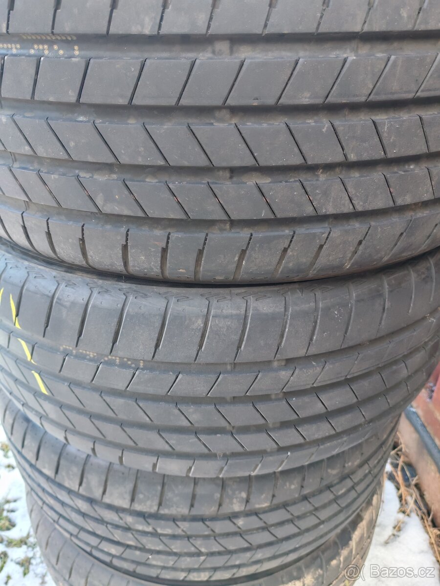235/45/18 ,98V Bridgestone turanza