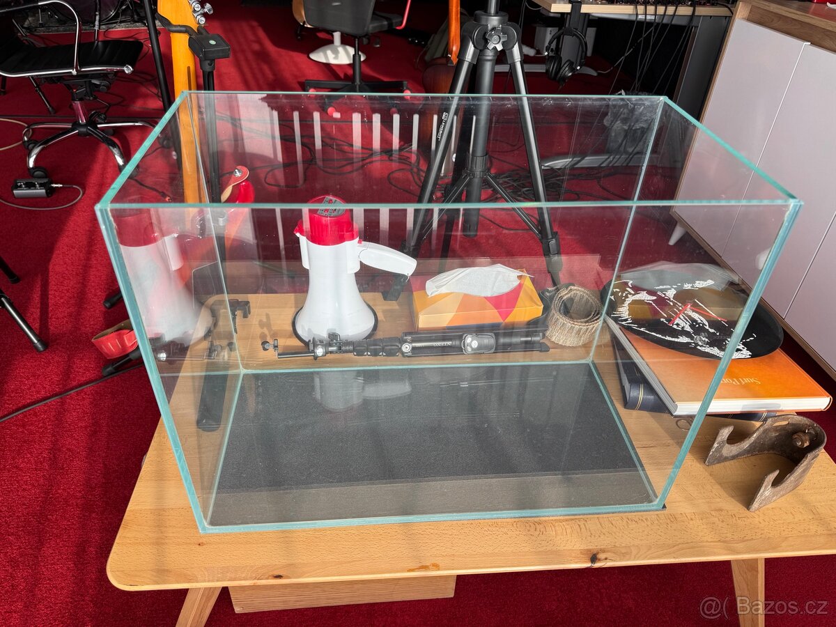 Prodám akvárium 81L