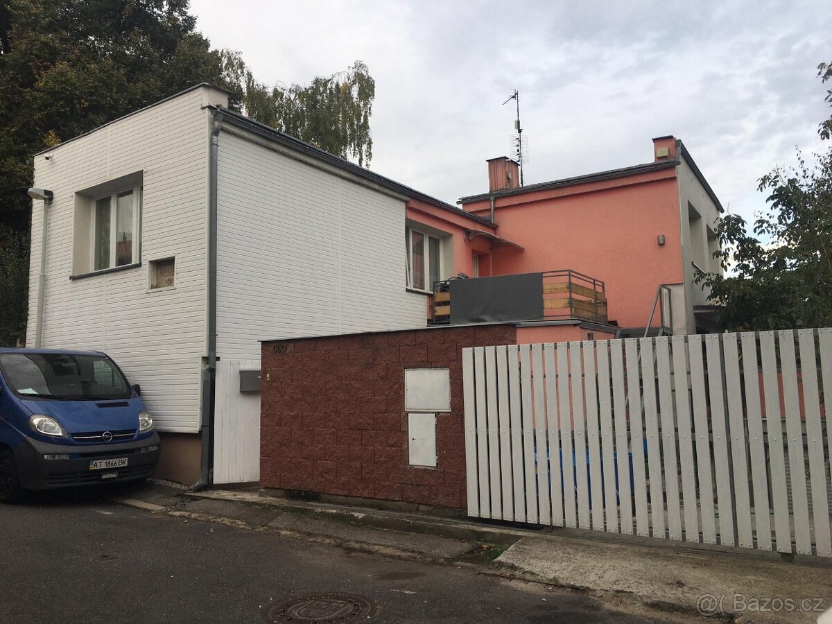 Prodej - rodinný dům, Zbraslav, 170 m².Terasa,garáž,pozemek