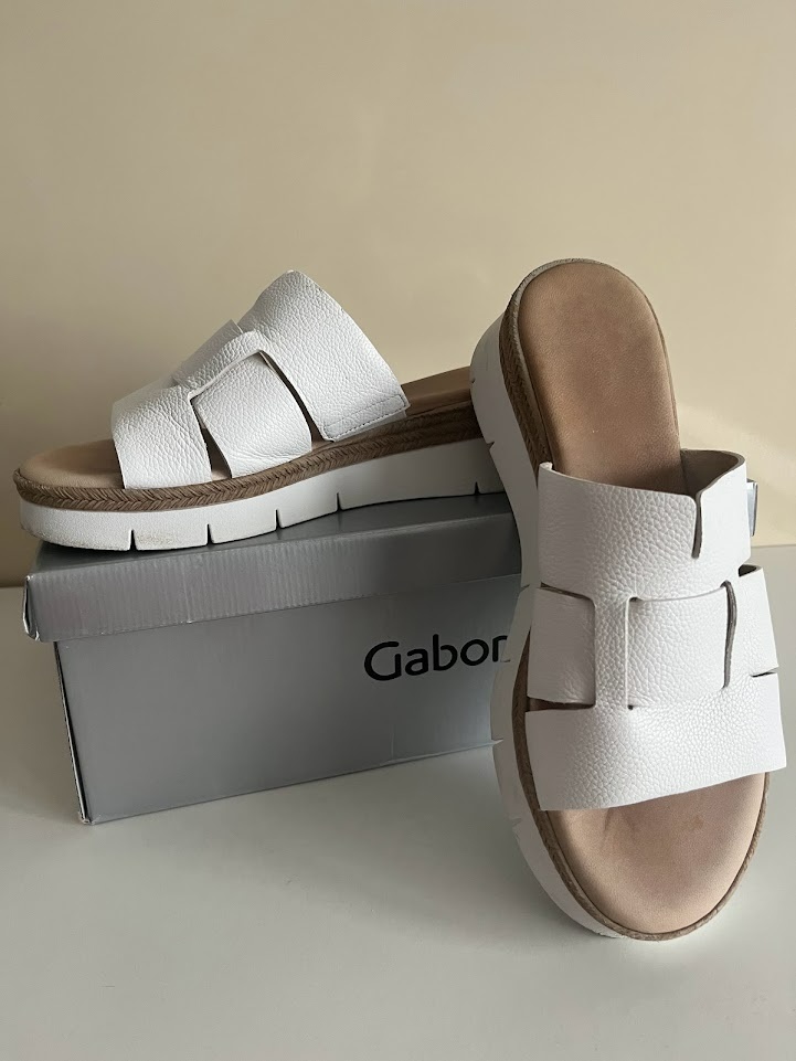 Bílé kožené pantofle na platformě Gabor, vel. 38