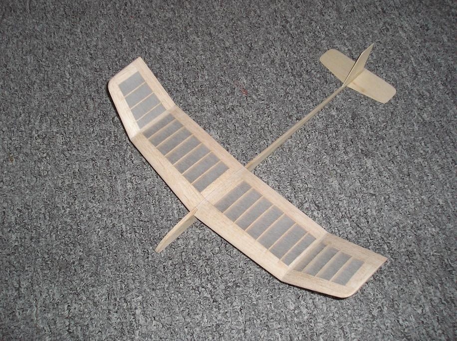 Balsový házecí letecký model