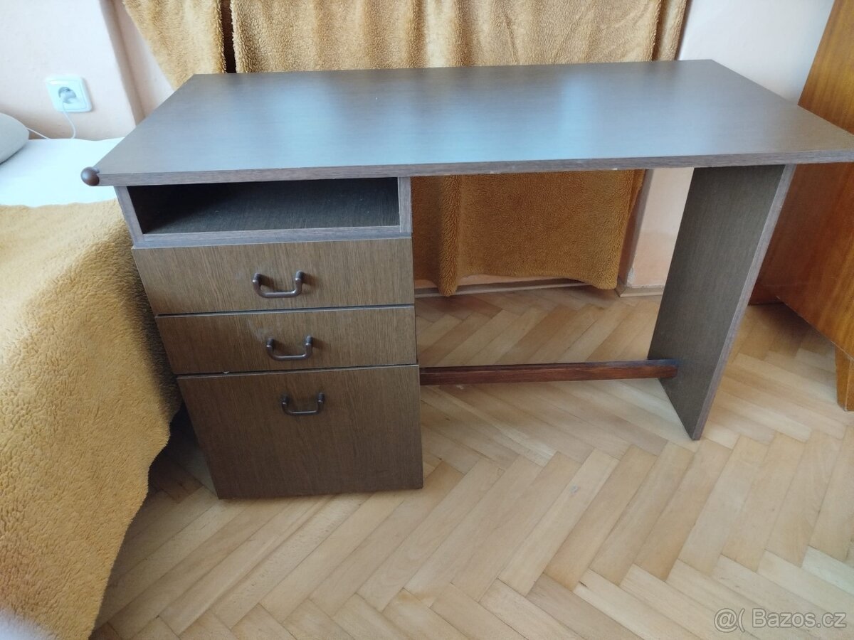 Psací stůl
