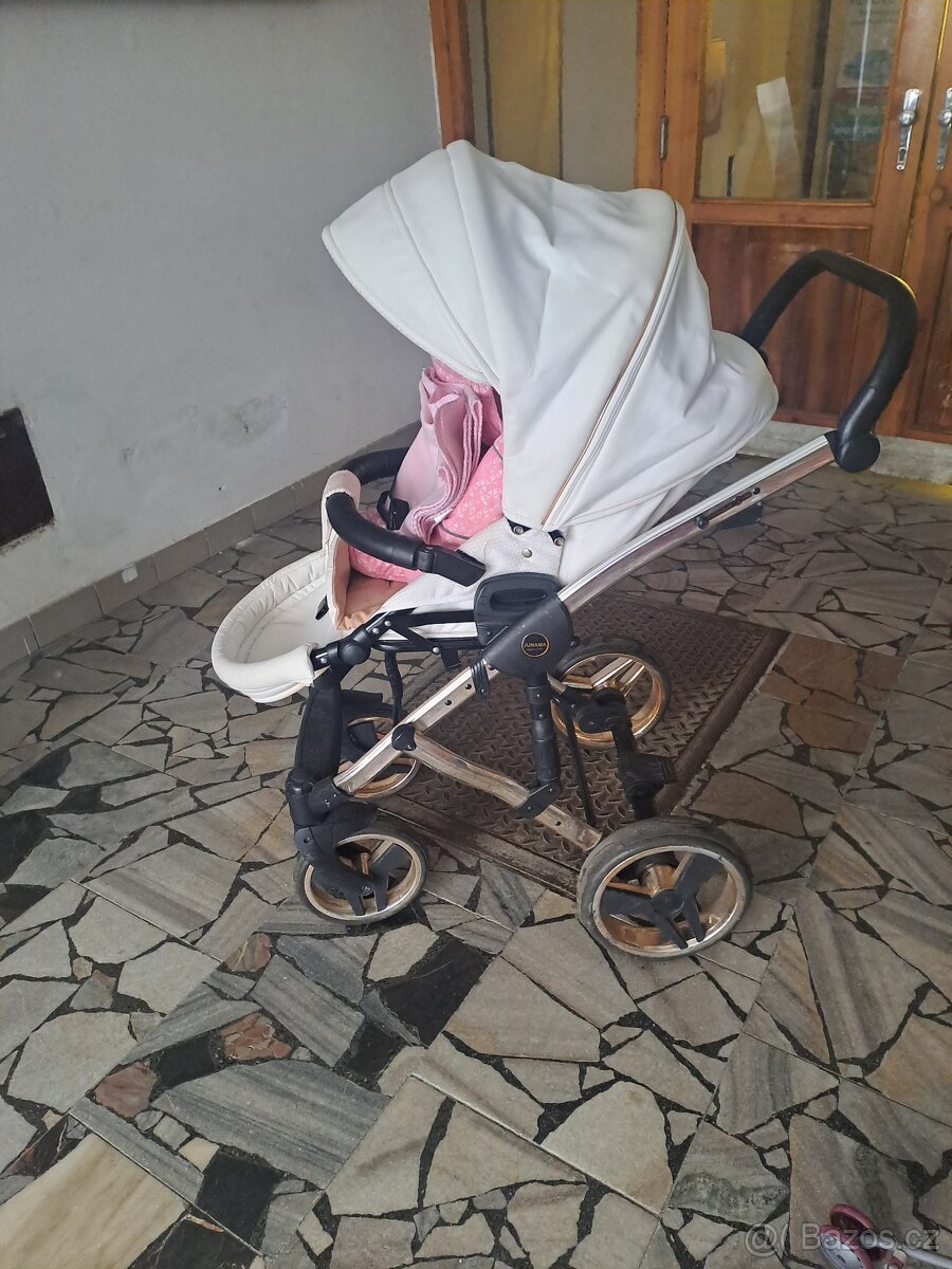 Kozenkovy kočárek Junama