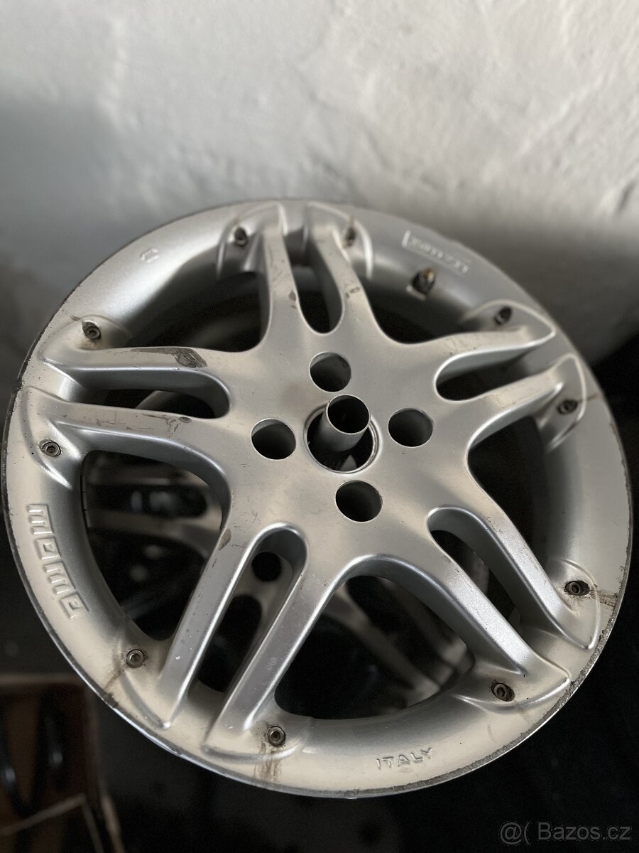 Dobová alu kola MOMO r16 4x100