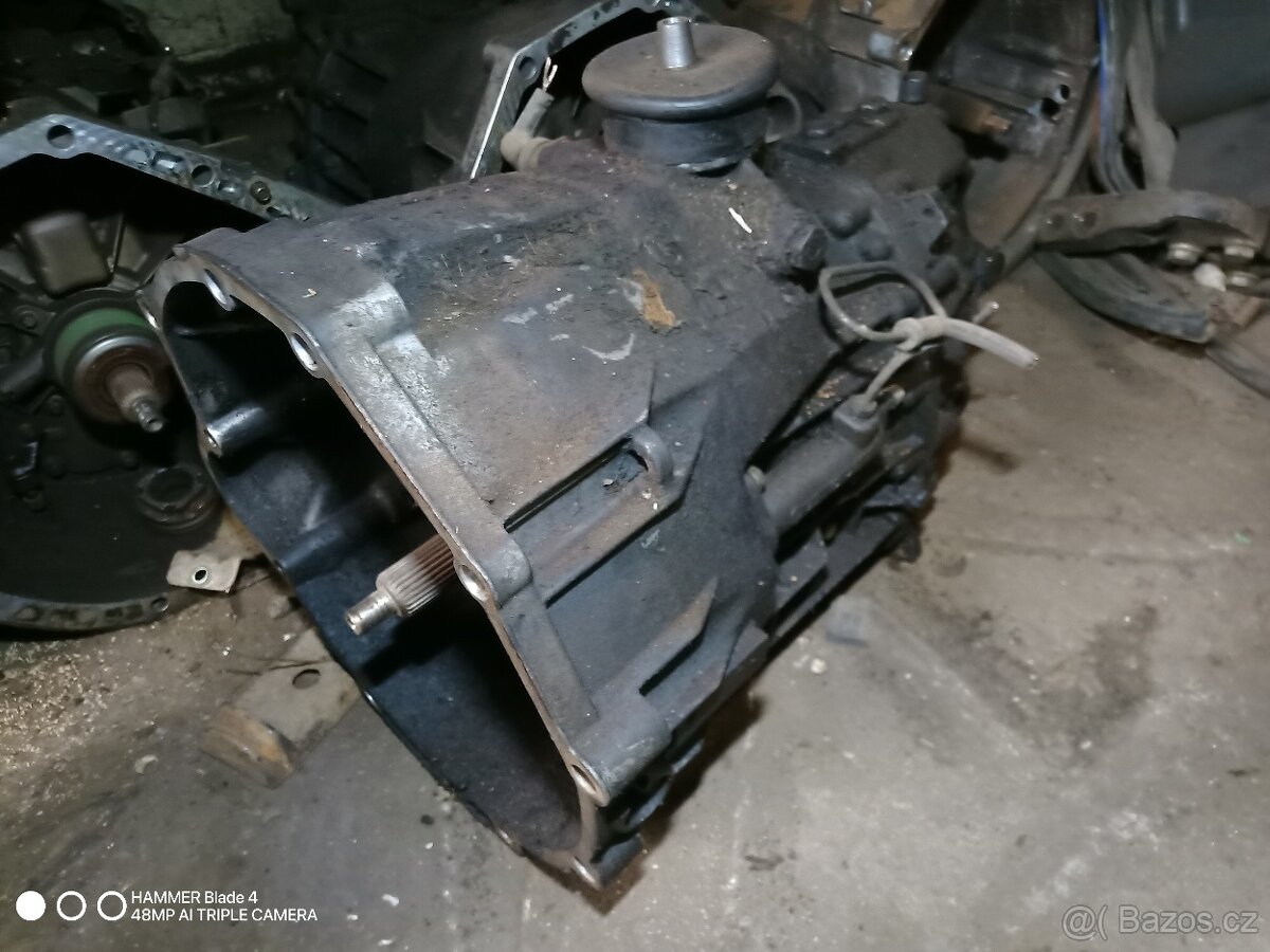 Volkswagen LT 2,5 převodovka (více kusů)