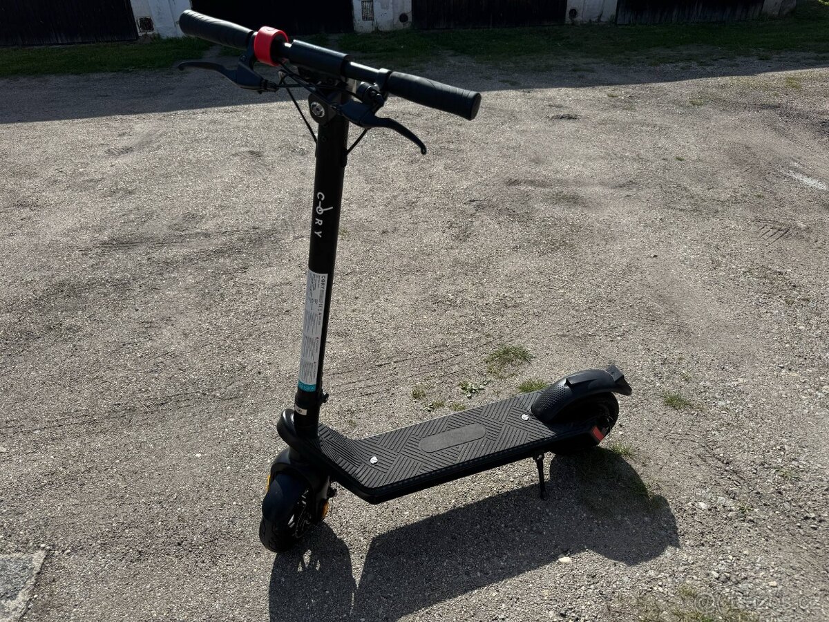 Elektrokoloběžka Cory Cool+