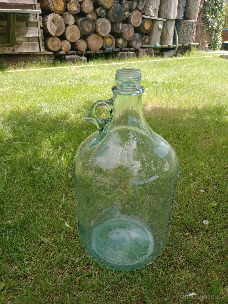 Demižony