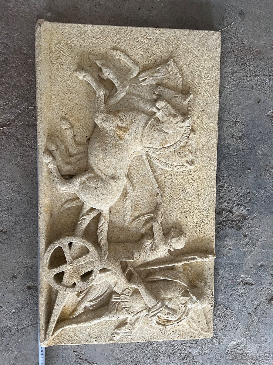 Zahradní dekorace - Pískovcová kachle, socha, reliéf