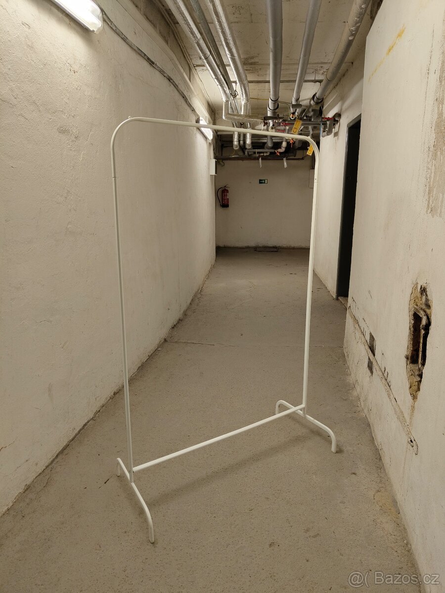 IKEA šatní stojan